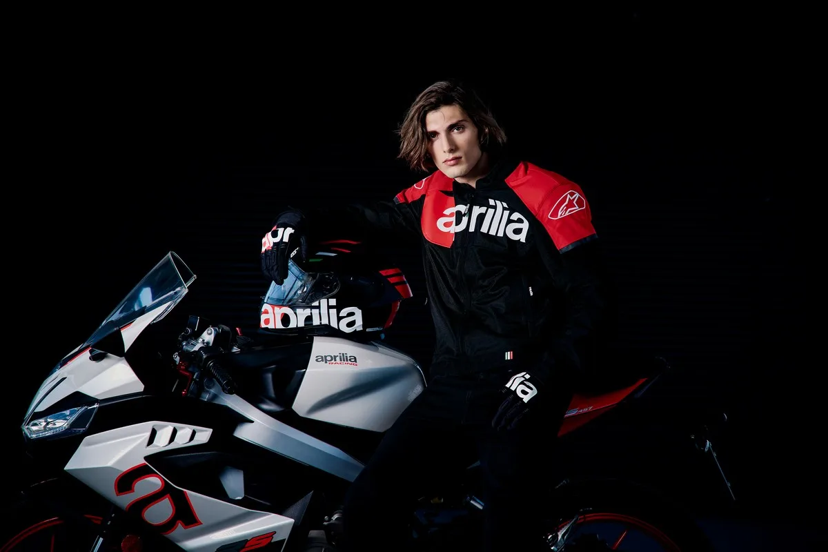 Aprilia e Alpinestars abbigliamento tecnico