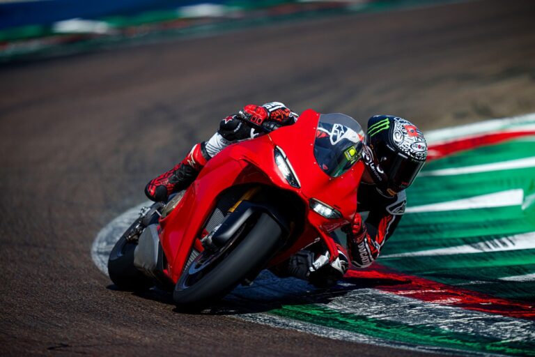 Ducati Panigale V4 2025