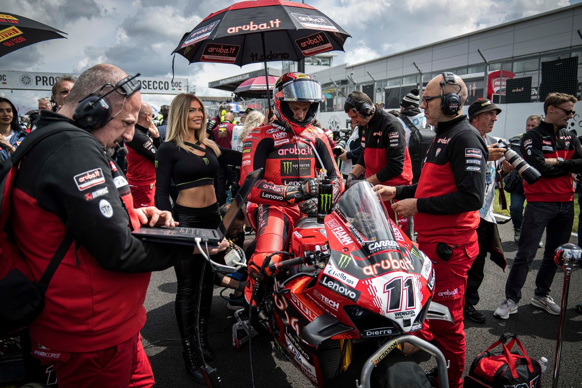 Paddock Girls SBK Donington 2024