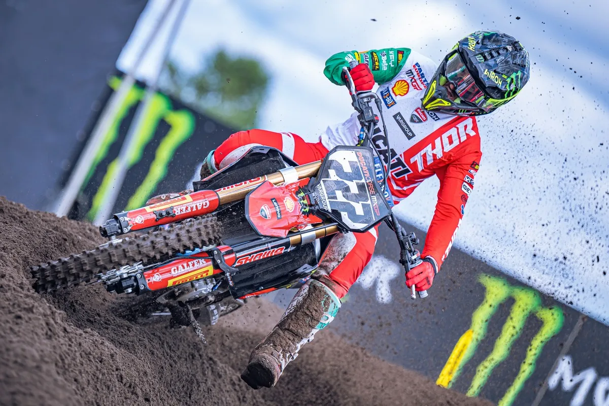 Debutto Ducati Desmo450 MX in Olanda con Tony Cairoli