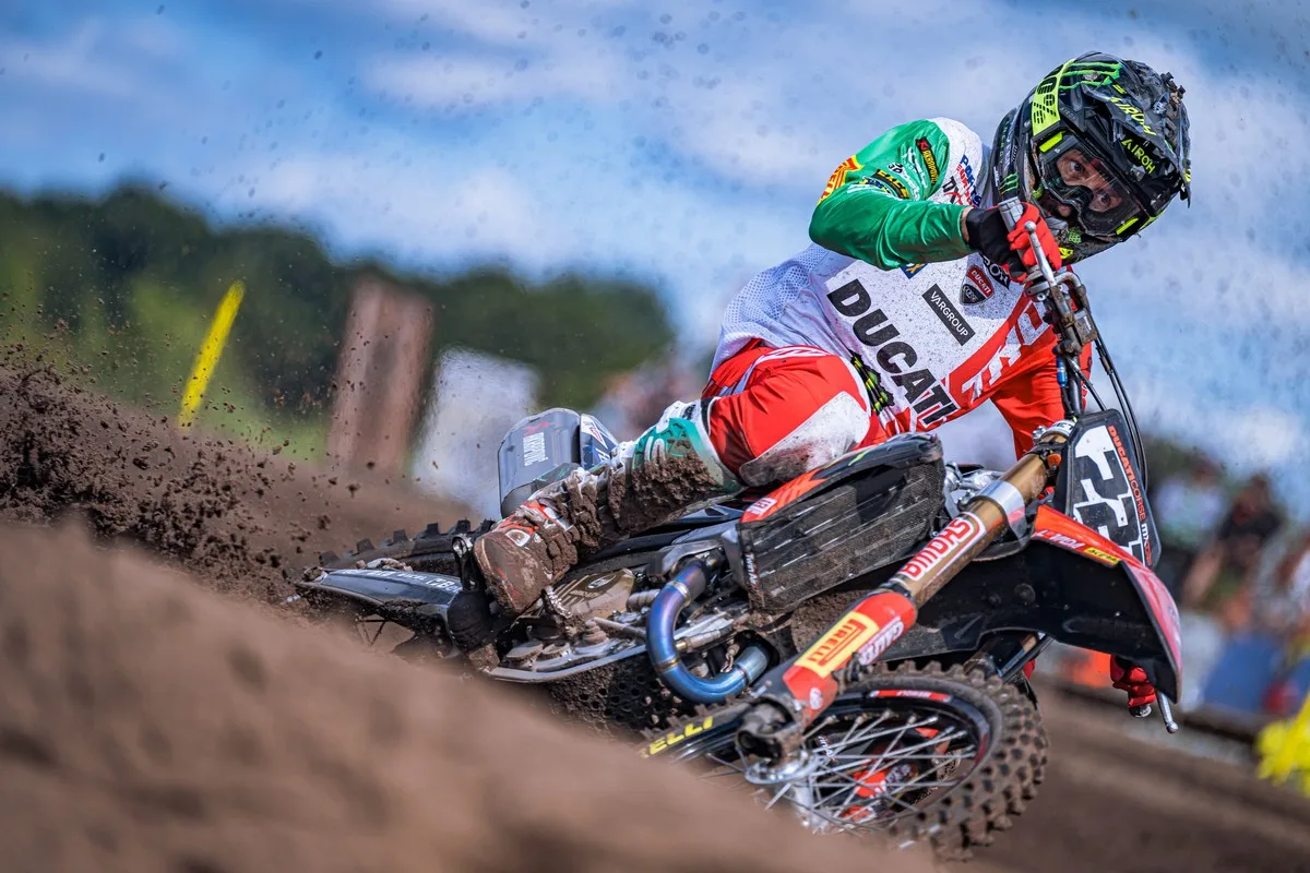 Debutto Ducati Desmo450 MX in Olanda con Tony Cairoli