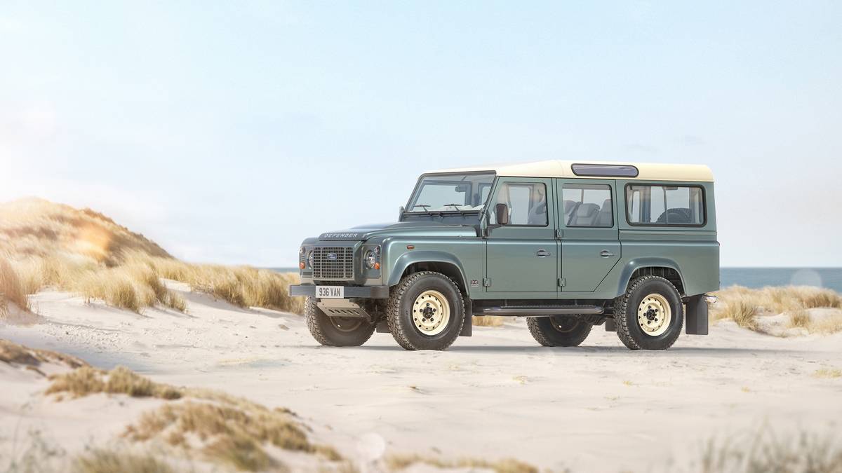 Land Rover Classic Defender V8 by Works Bespoke