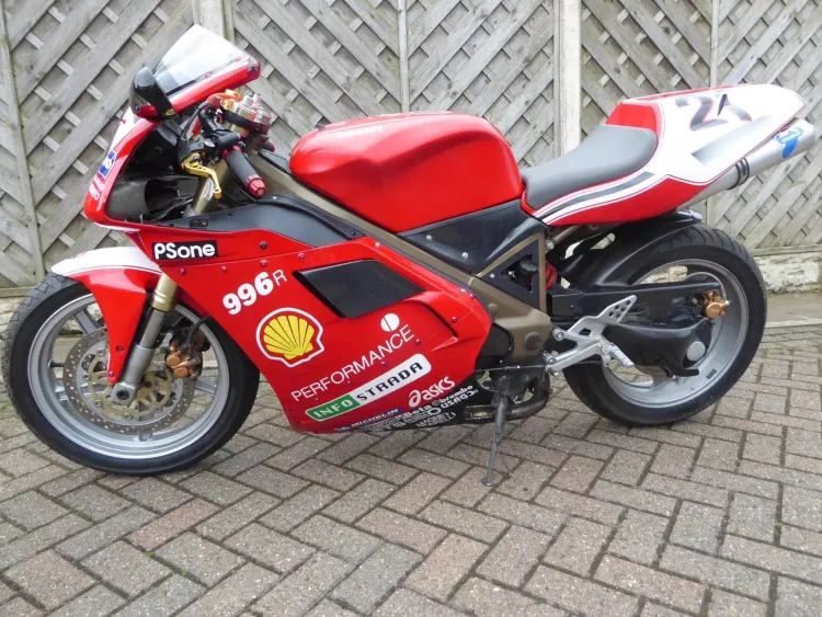 Replica Ducati 996 su base Honda NTV 600 Revere