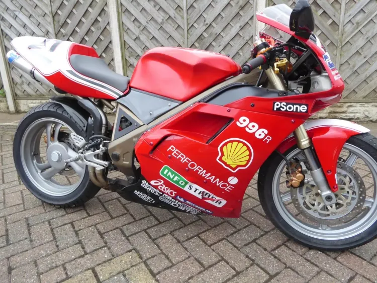 Replica Ducati 996 su base Honda NTV 600 Revere