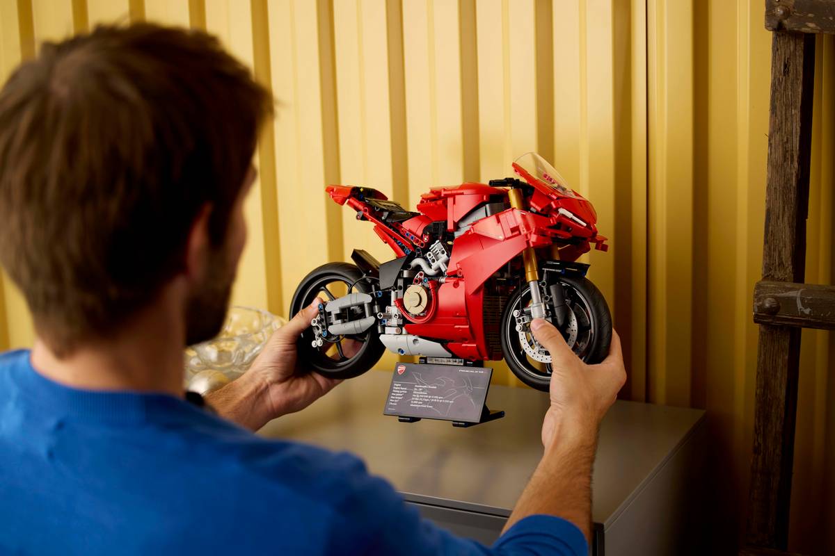 Ducati Panigale V4 S Lego Technic