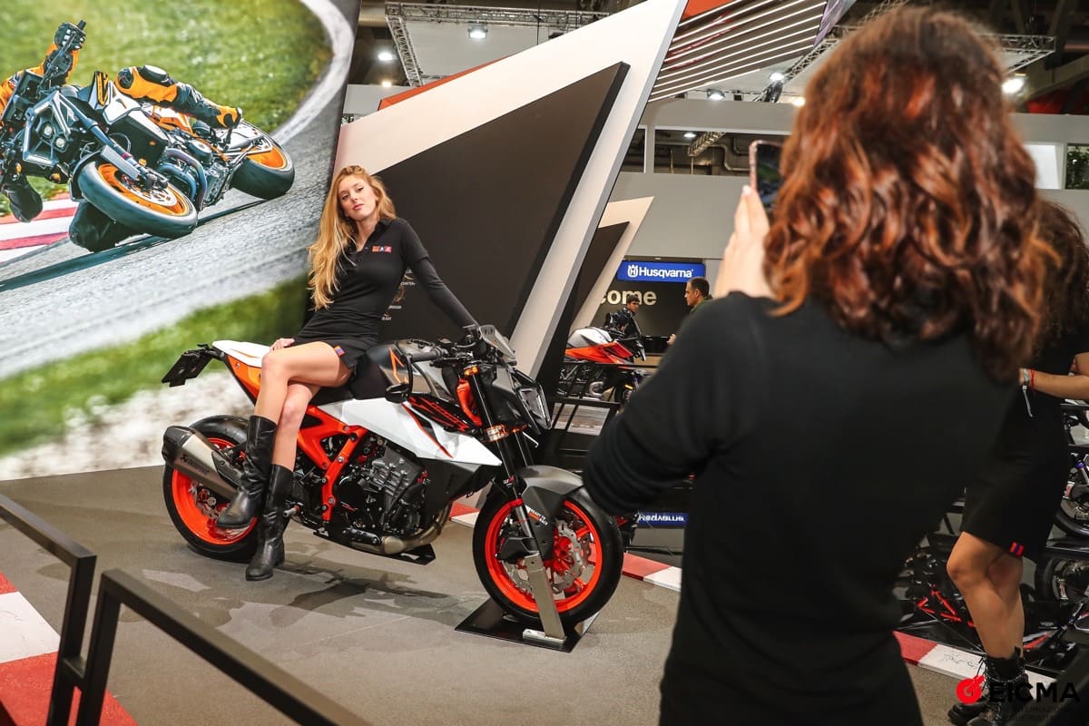 EICMA girls 2024