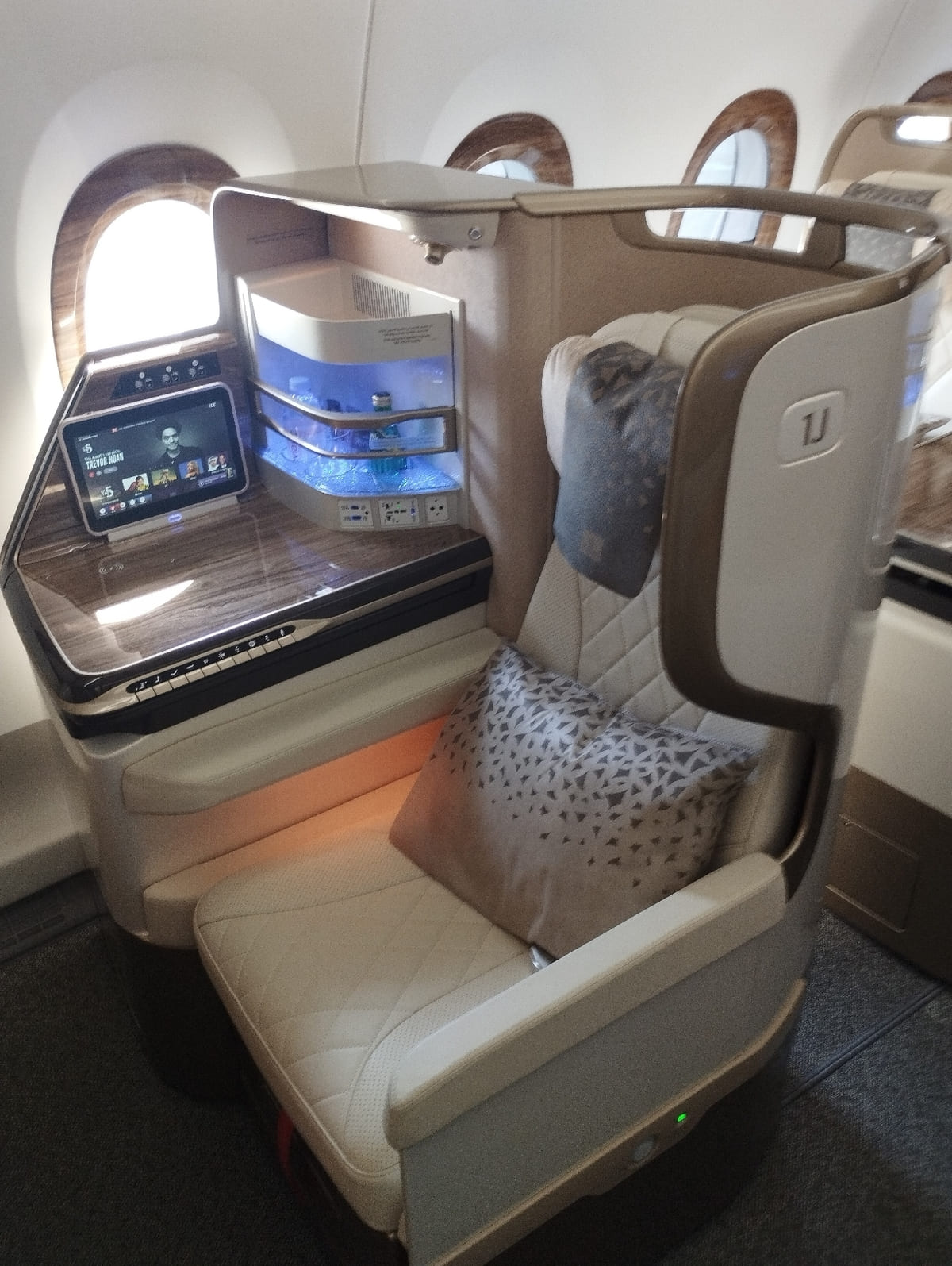 Emirates Airbus A350-900 business class seats