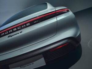 Porsche Taycan 4