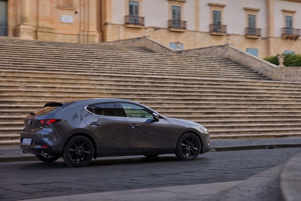 mazda 3 2025 hatchback