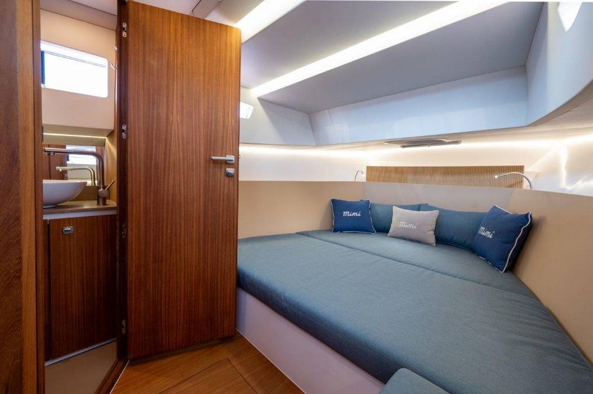 Libeccio 9.5 Cabin