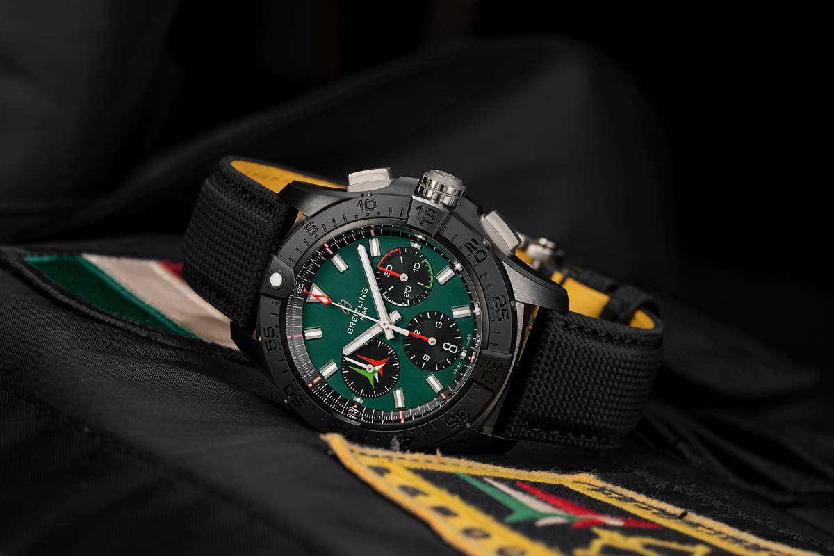 Breitling Avenger B01 Chronograph 42 Frecce Tricolori