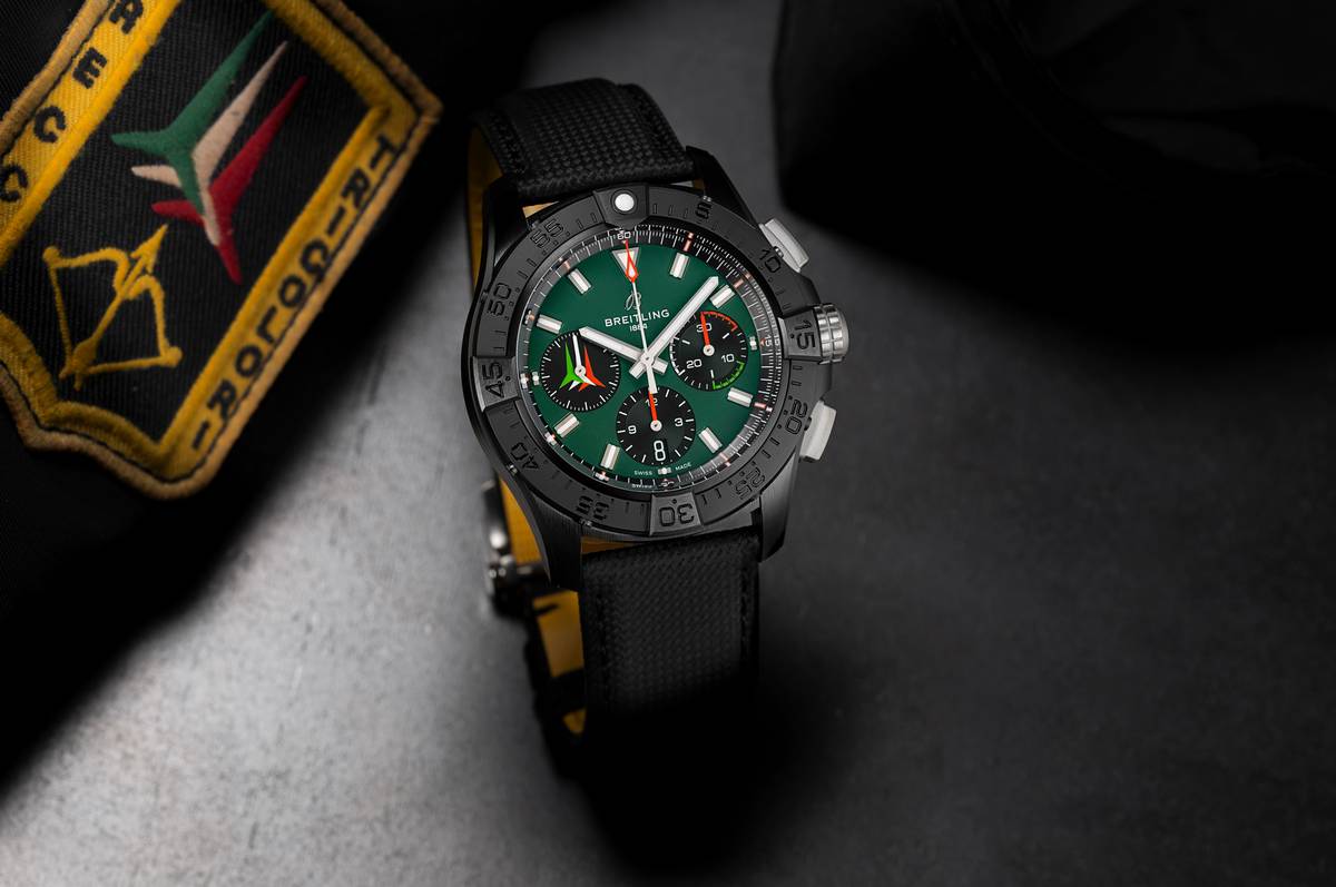 Breitling Avenger B01 Chronograph 42 Frecce Tricolori