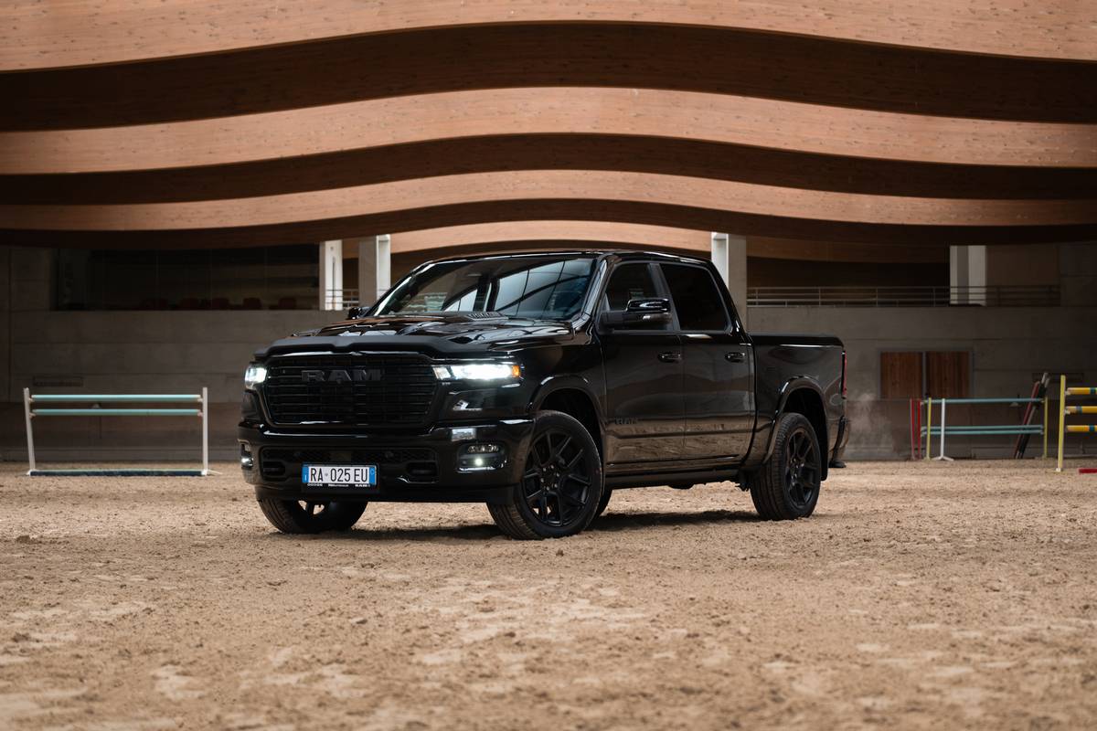 Ram 1500 RHO e Laramie Night Edition