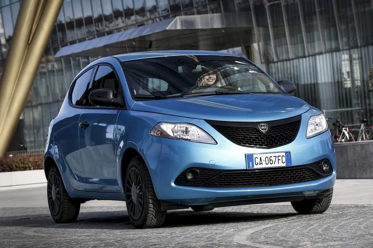 LANCIA Ypsilon hybrid ECOCHIC